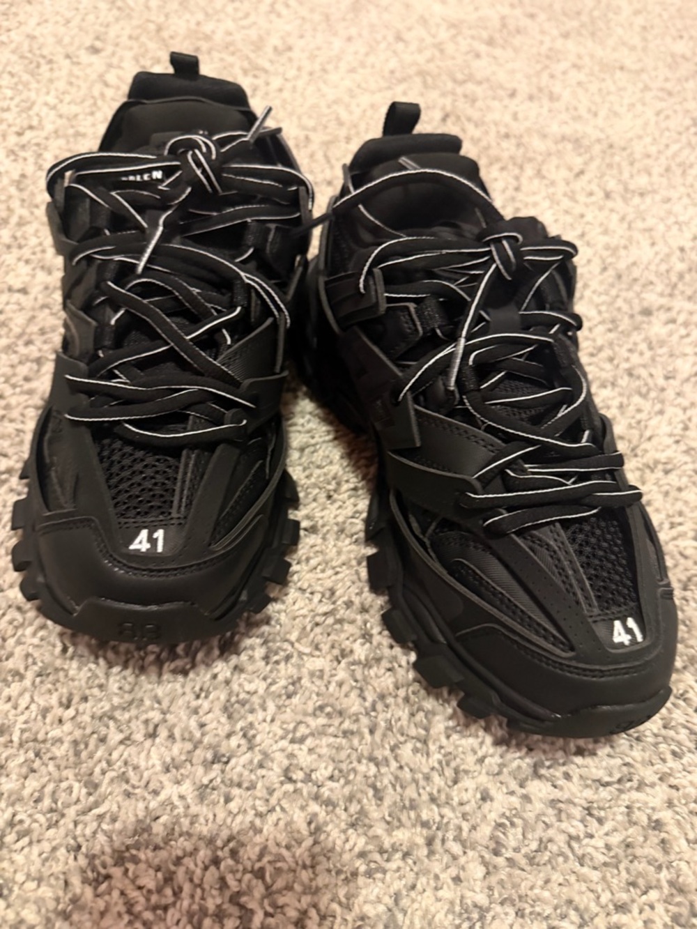Chunky Black Athletic Sneakers with Reflective Laces
